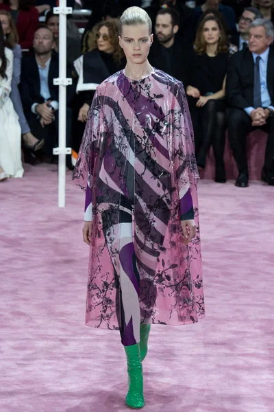 Look 38